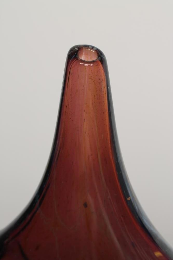 A MALTESE AXE HEAD GLASS VASE Image