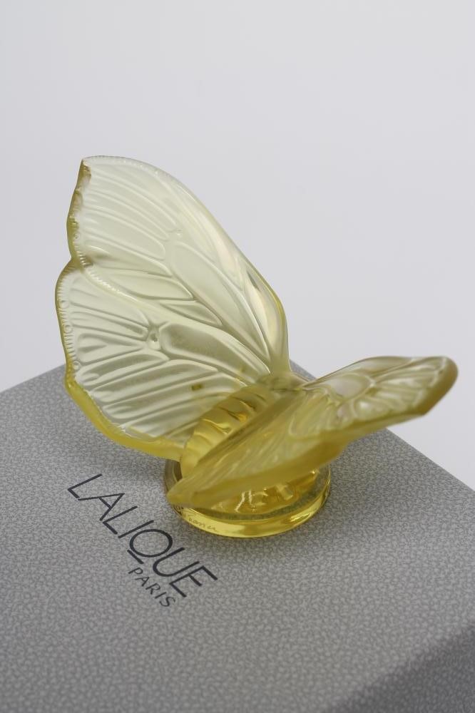 A LALIQUE "AURORE JAUNE" BUTTERFLY PAPERWEIGHT Image