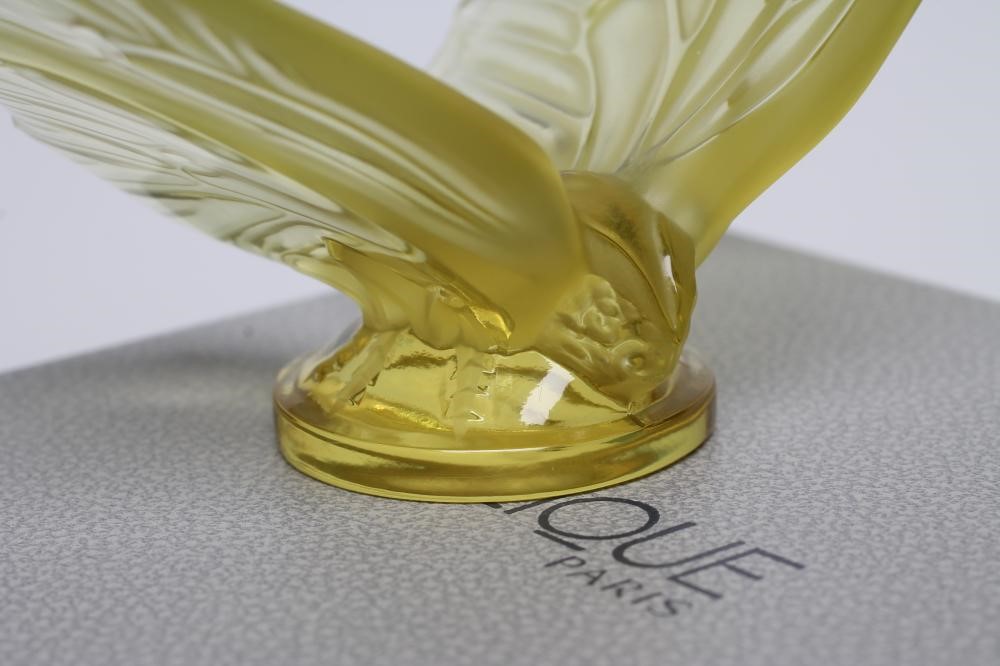 A LALIQUE "AURORE JAUNE" BUTTERFLY PAPERWEIGHT Image