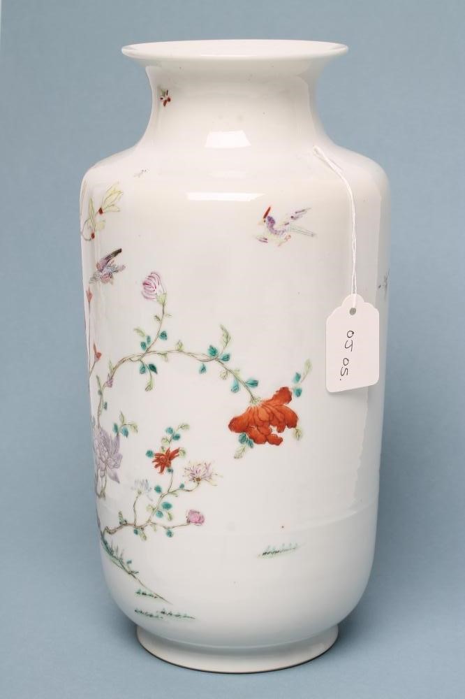 A CHINESE PORCELAIN VASE of rounded cylindrical form with waisted neck Image