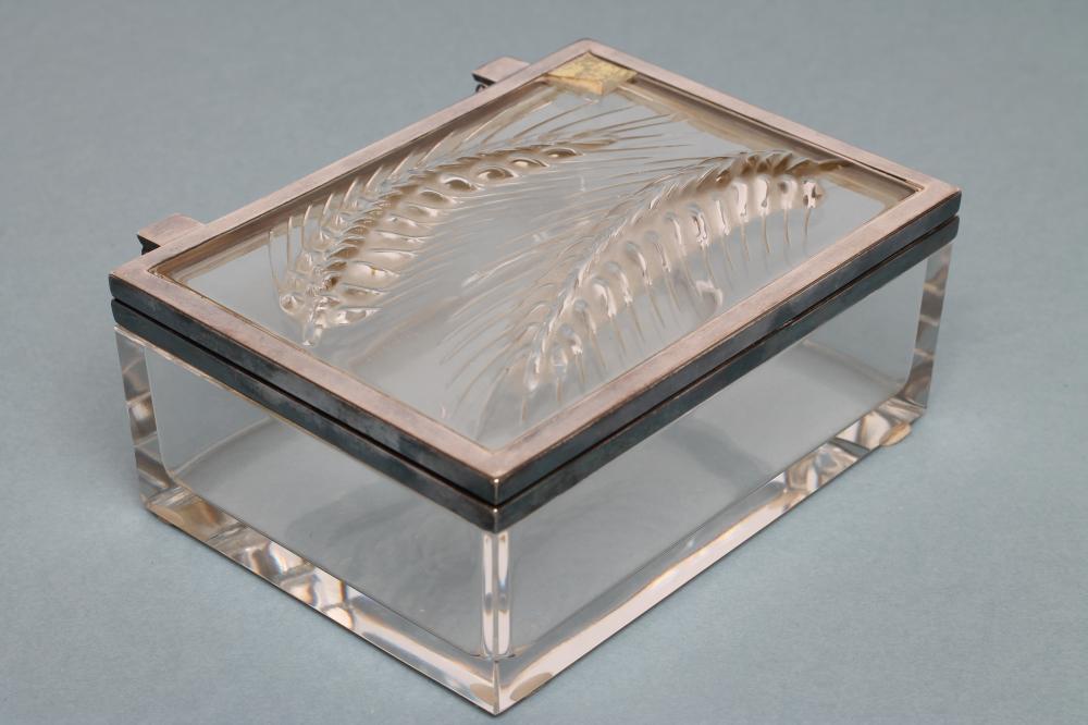 A LALIQUE "EPIS" BOX of plain oblong form Image