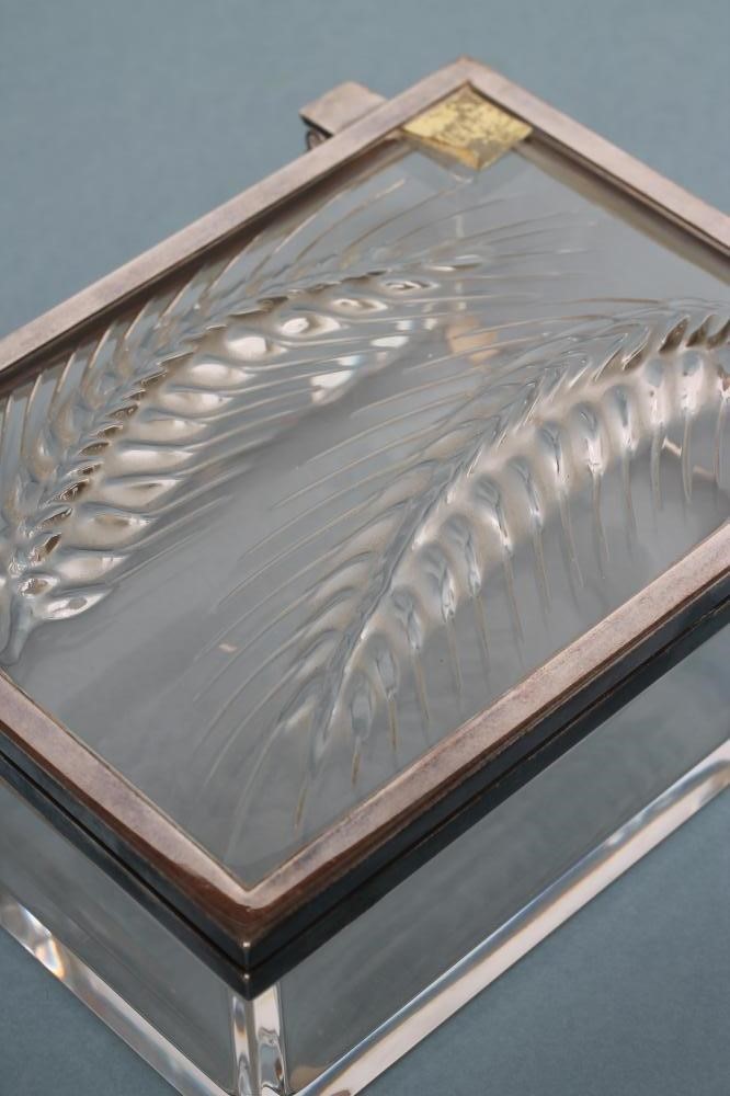 A LALIQUE "EPIS" BOX of plain oblong form Image