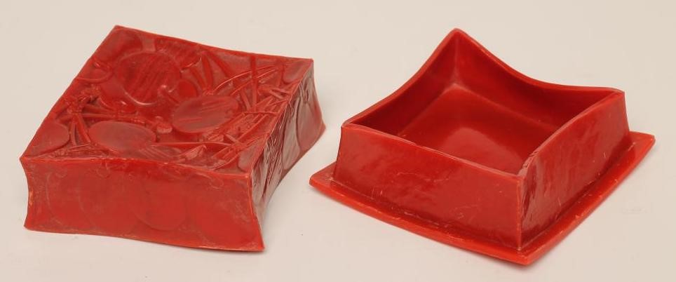 "CERISES" - A LALIQUE CHERRY MOULDED RED BAKELITE DRESSING TABLE BOX AND COVER Image