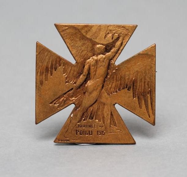 A LALIQUE FIRST WORLD WAR BADGE "Journee des Poilu 1915" Image