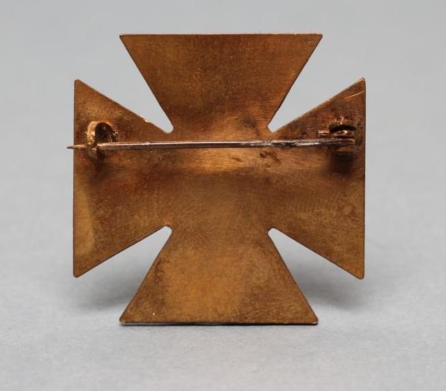 A LALIQUE FIRST WORLD WAR BADGE "Journee des Poilu 1915" Image