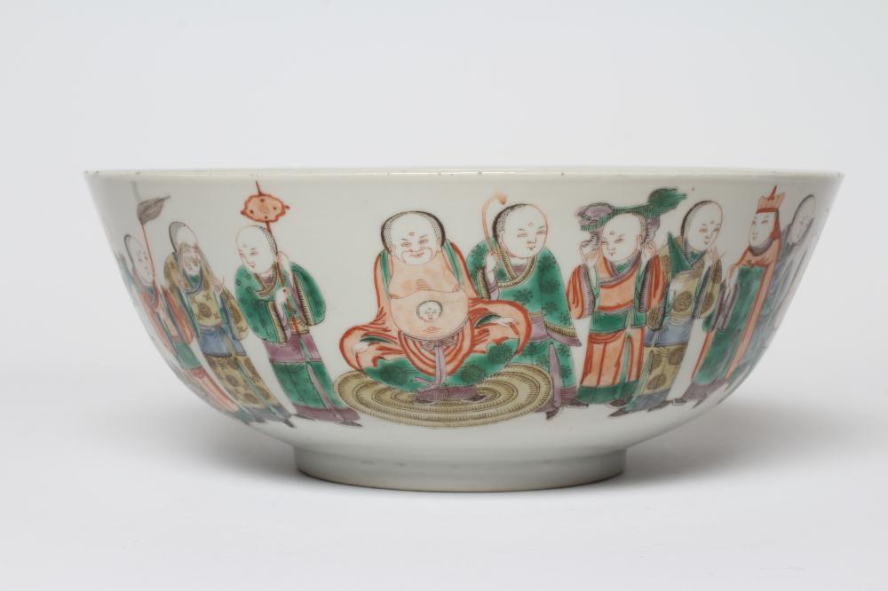 A CHINESE PORCELAIN FAMILLE VERTE BOWL of plain circular form painted with a seated Hotei with Image