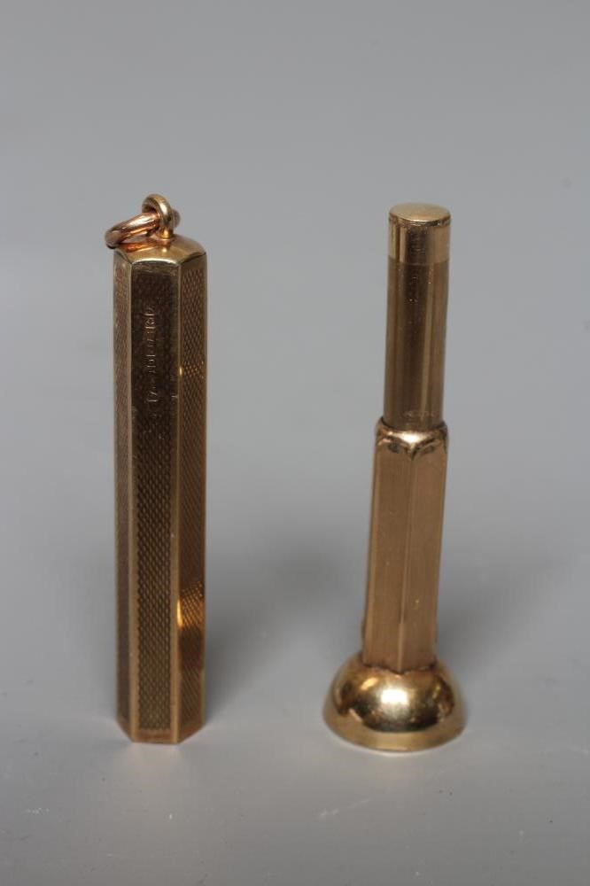 A 9CT GOLD CIGAR PIERCER by Villiers & Jackson Image