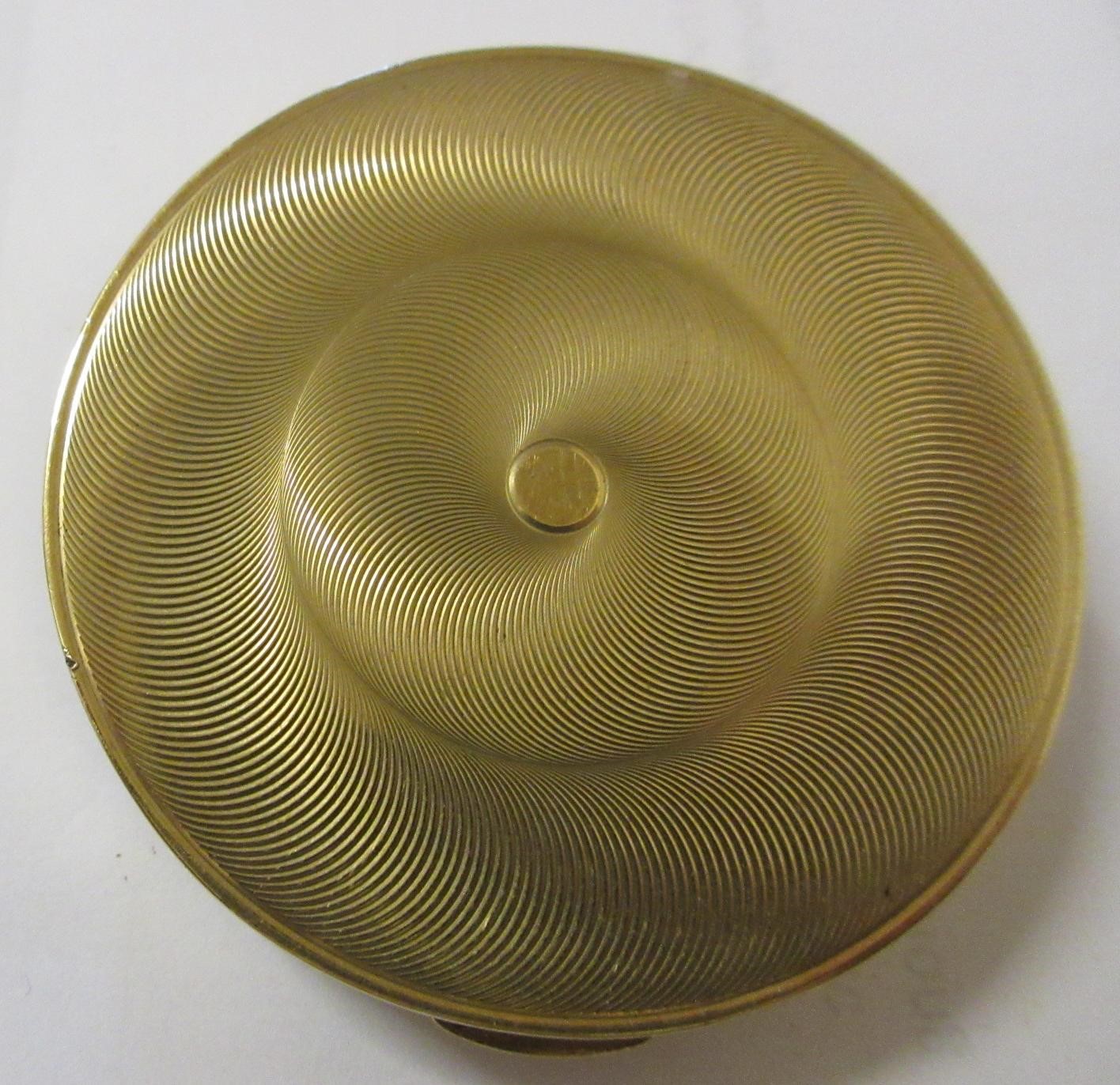A CARTIER ART DECO 9CT GOLD CIRCULAR COMPACT Image