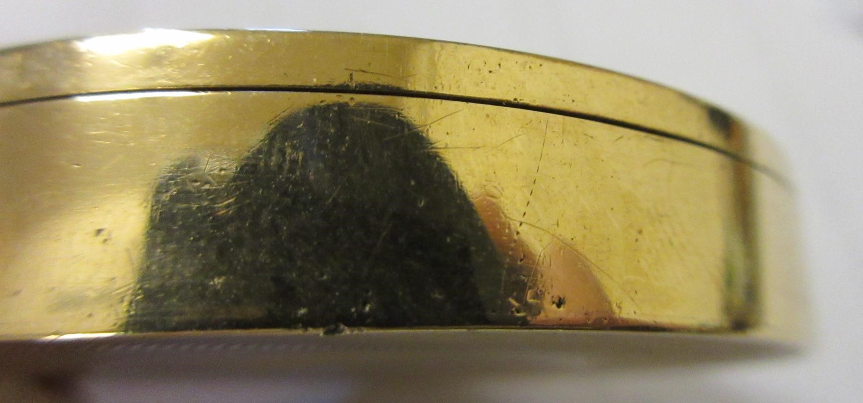 A CARTIER ART DECO 9CT GOLD CIRCULAR COMPACT Image