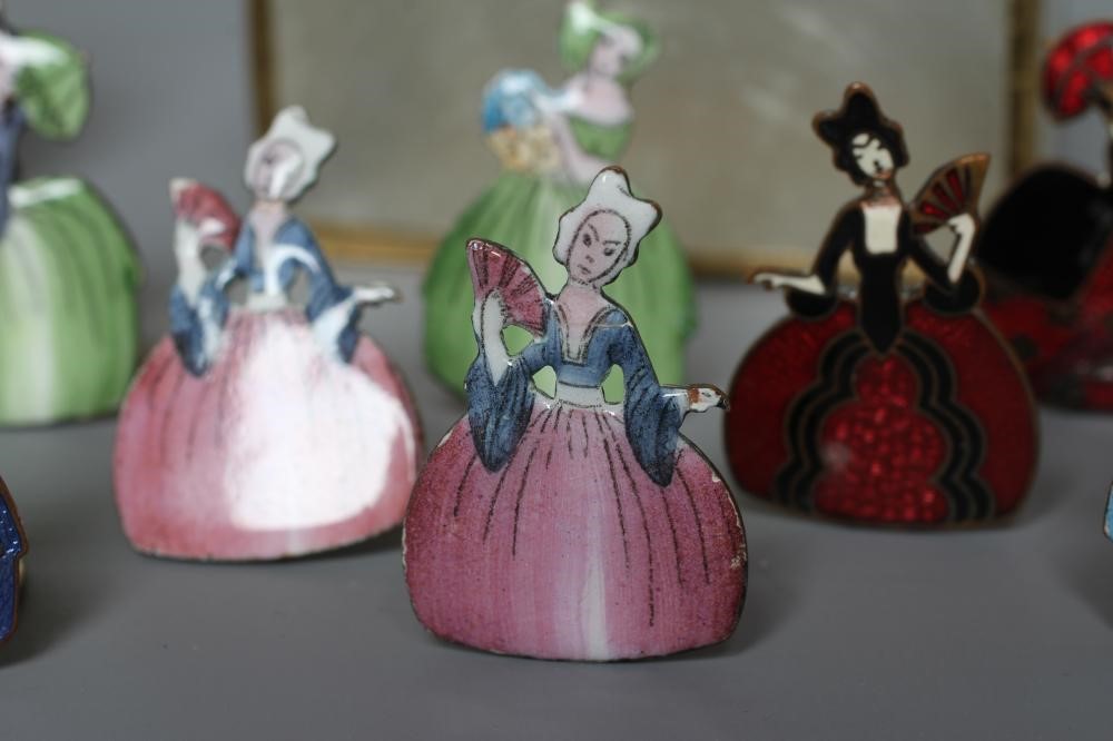 A SMALL SILVER COMPACT by Stockwell & Co. Image