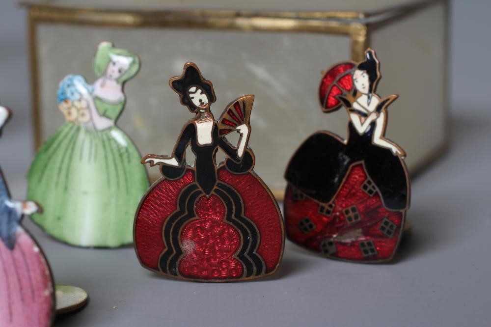 A SMALL SILVER COMPACT by Stockwell & Co. Image