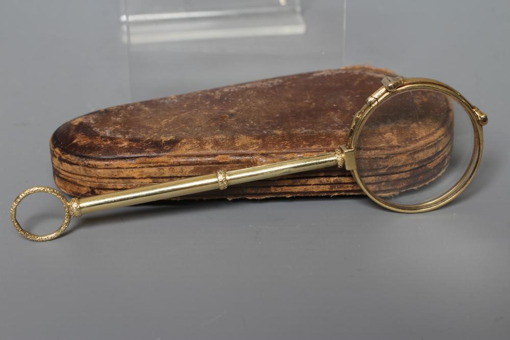 A PAIR OF DIXEY'S TELESCOPIC LORGNETTES, stamped 15ct Dixey, 20 Welbeck St., London W1 to the Image