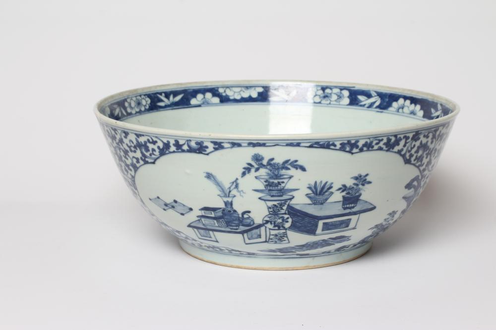 A CHINESE PORCELAIN LARGE BOWL of plain circular form Image