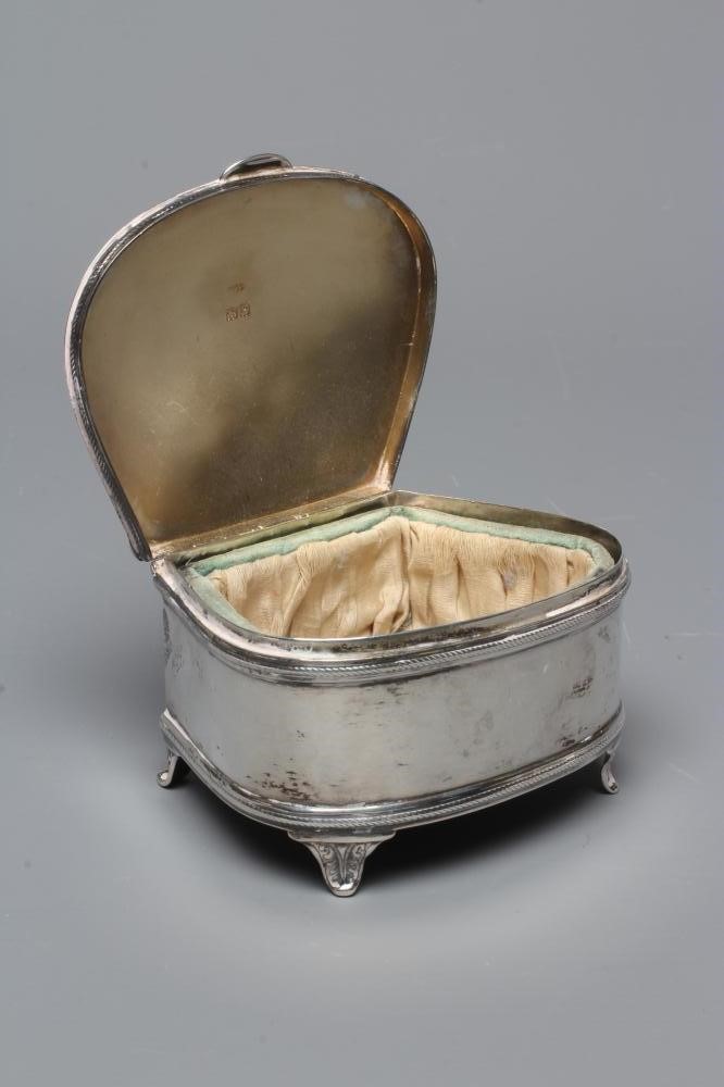 AN EDWARDIAN SILVER DRESSING TABLE BOX by Deakin & Francis Ltd. Image