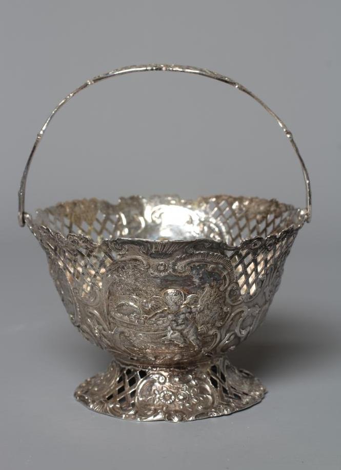 A LATE VICTORIAN SILVER BASKET imported by William Moering Image