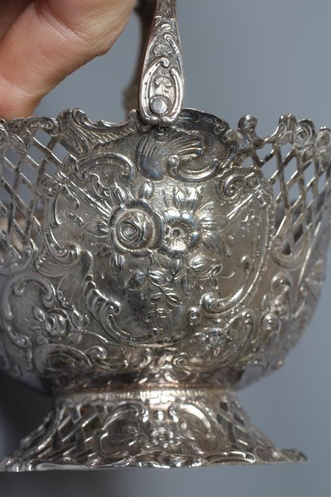 A LATE VICTORIAN SILVER BASKET imported by William Moering Image