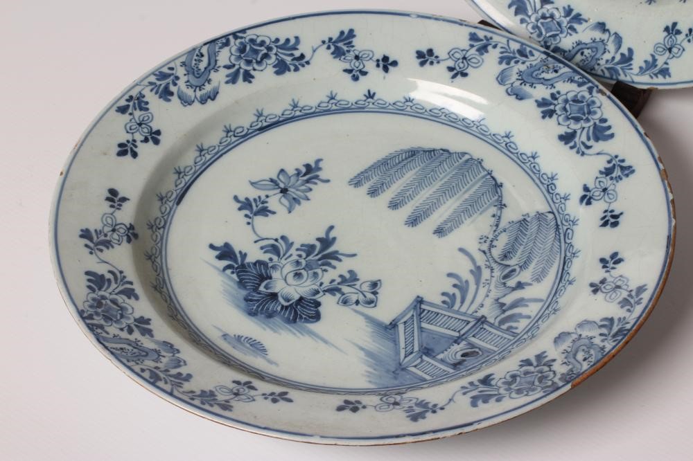 A PAIR OF ENGLISH DELFT CHARGERS Image