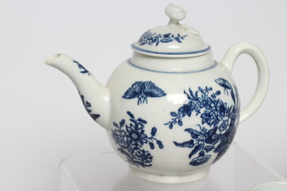 A COLLECTION OF WORCESTER THREE FLOWERS PORCELAIN Image