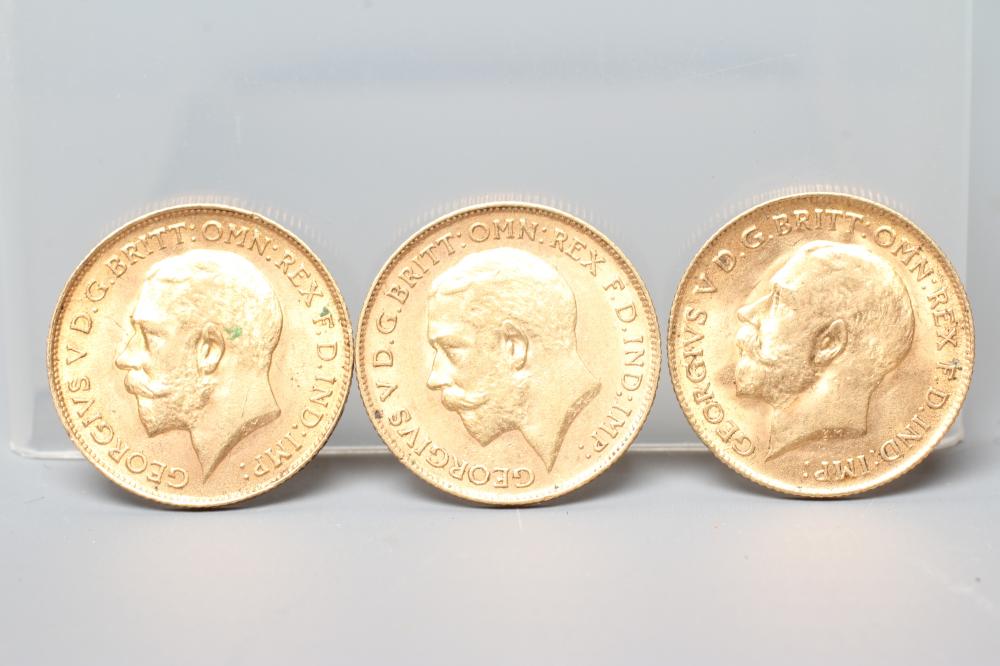 THREE GEORGE V HALF SOVEREIGNS, 1911, 1912 and 1915, 11.9g total (Est. plus 20% premium) Image
