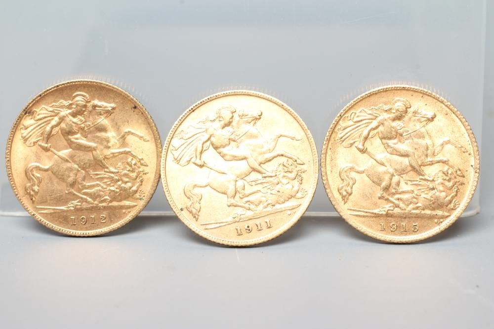 THREE GEORGE V HALF SOVEREIGNS, 1911, 1912 and 1915, 11.9g total (Est. plus 20% premium) Image