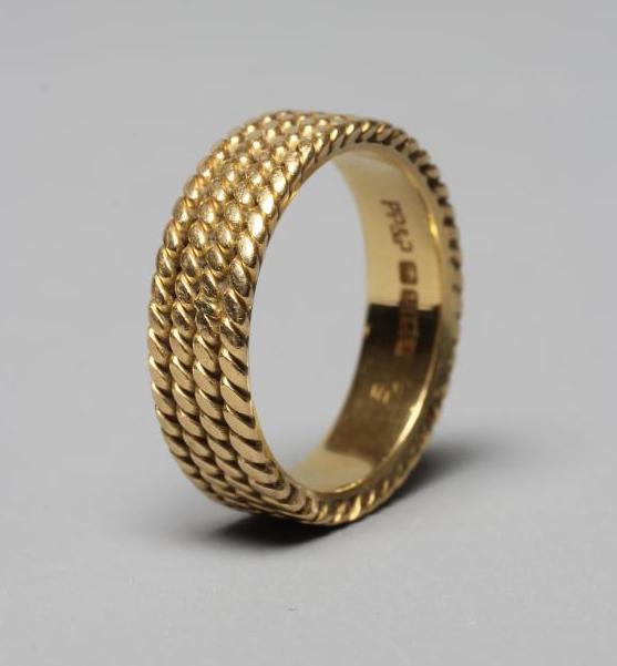 AN 18CT GOLD ROPE TWIST RING, London 1973, sponsor PP&P, size K 1/2, 6.2g (Est. plus 24% premium Image