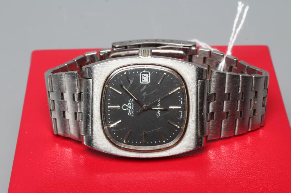 A GENTLEMAN'S STAINLESS OMEGA AUTOMATIC WRISTWATCH Image