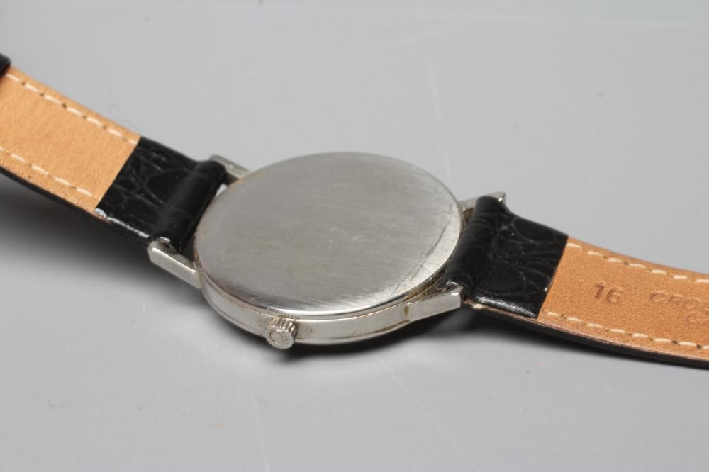 A GENTLEMAN'S STAINLESS OMEGA DE VILLE WRISTWATCH, the silvered dial with applied batons and centre Image