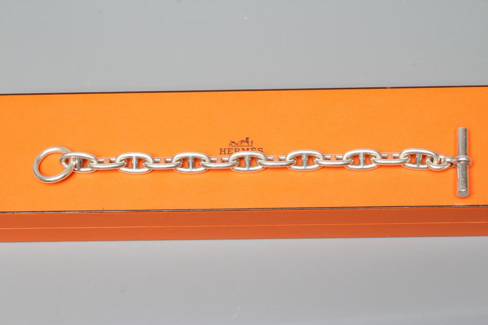 AN HERMES SILVER CHAINE D'ANCRE with T bar and loop fastener, London 2005, 73.3g, cased Image