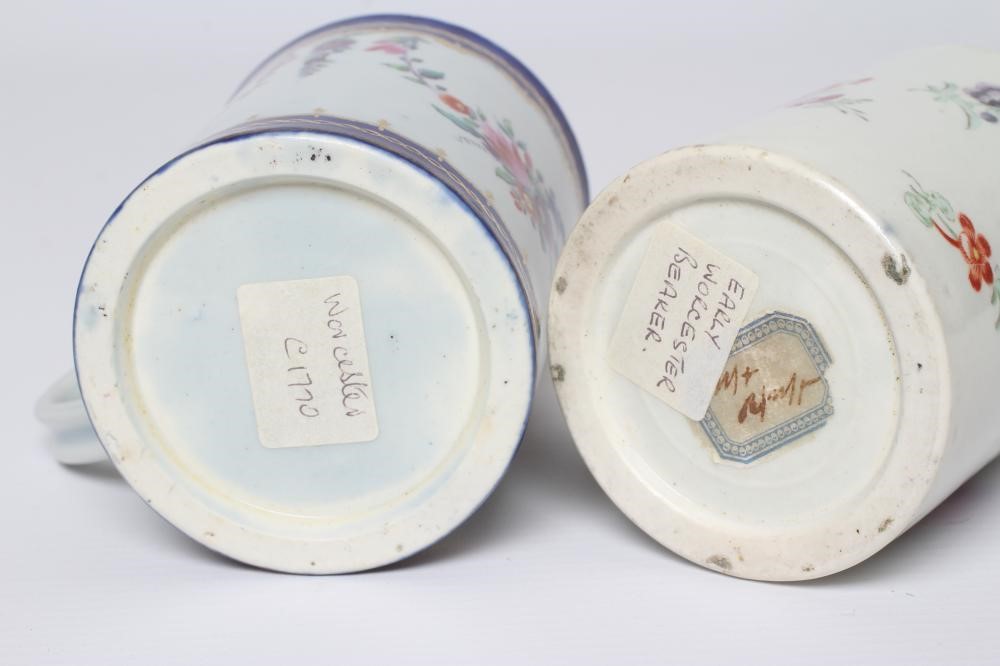 A WORCESTER PORCELAIN SMALL MUG Image