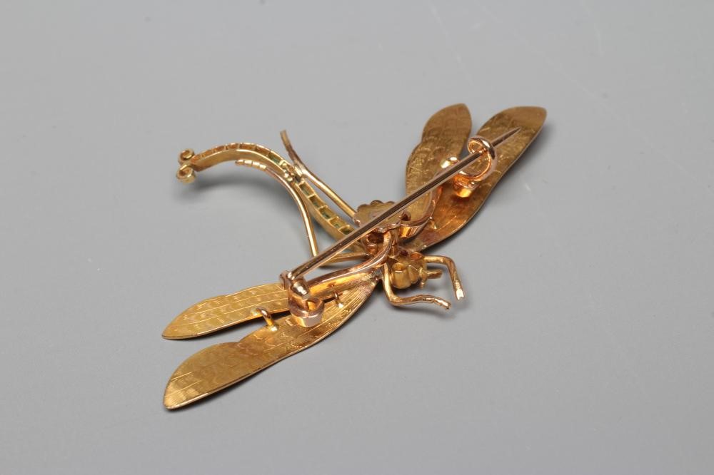 A DRAGONFLY BROOCH with engraved wings Image