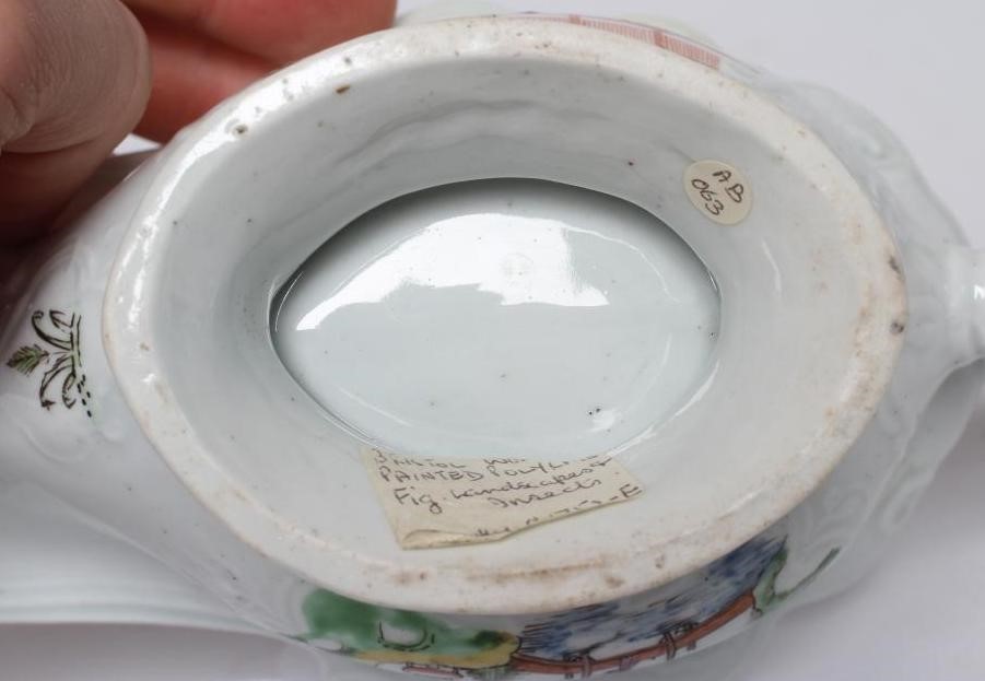A WORCESTER PORCELAIN HIGH-FOOTED SAUCEBOAT Image