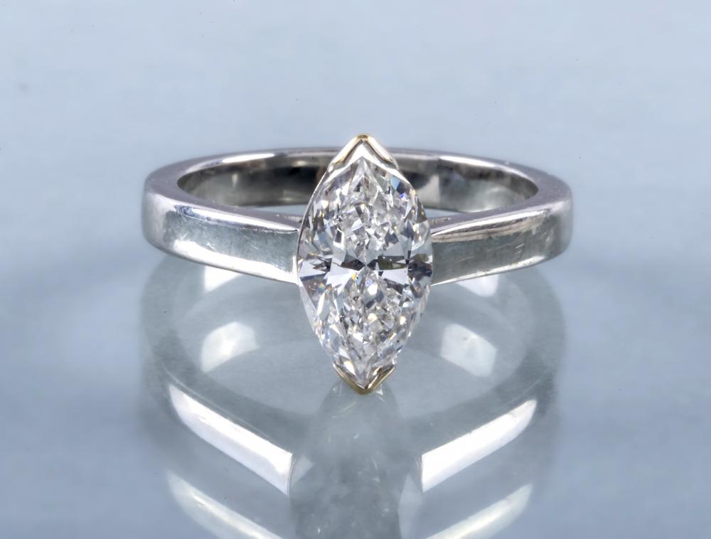 A SOLITAIRE DIAMOND RING Image