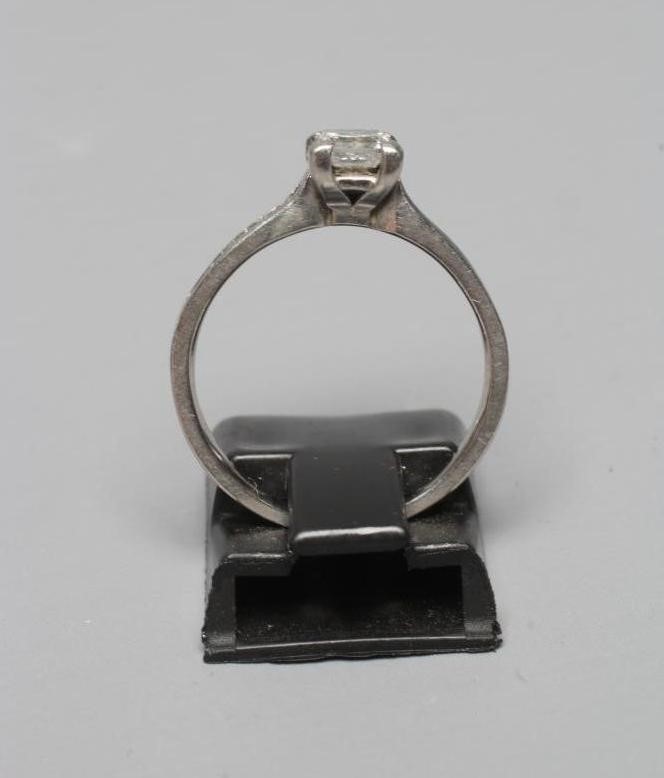 A SOLITAIRE DIAMOND RING Image