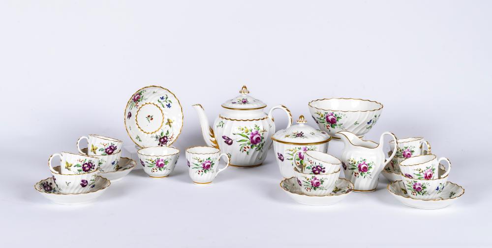 A WORCESTER PORCELAIN TEA AND COFFEE SERVICE Image