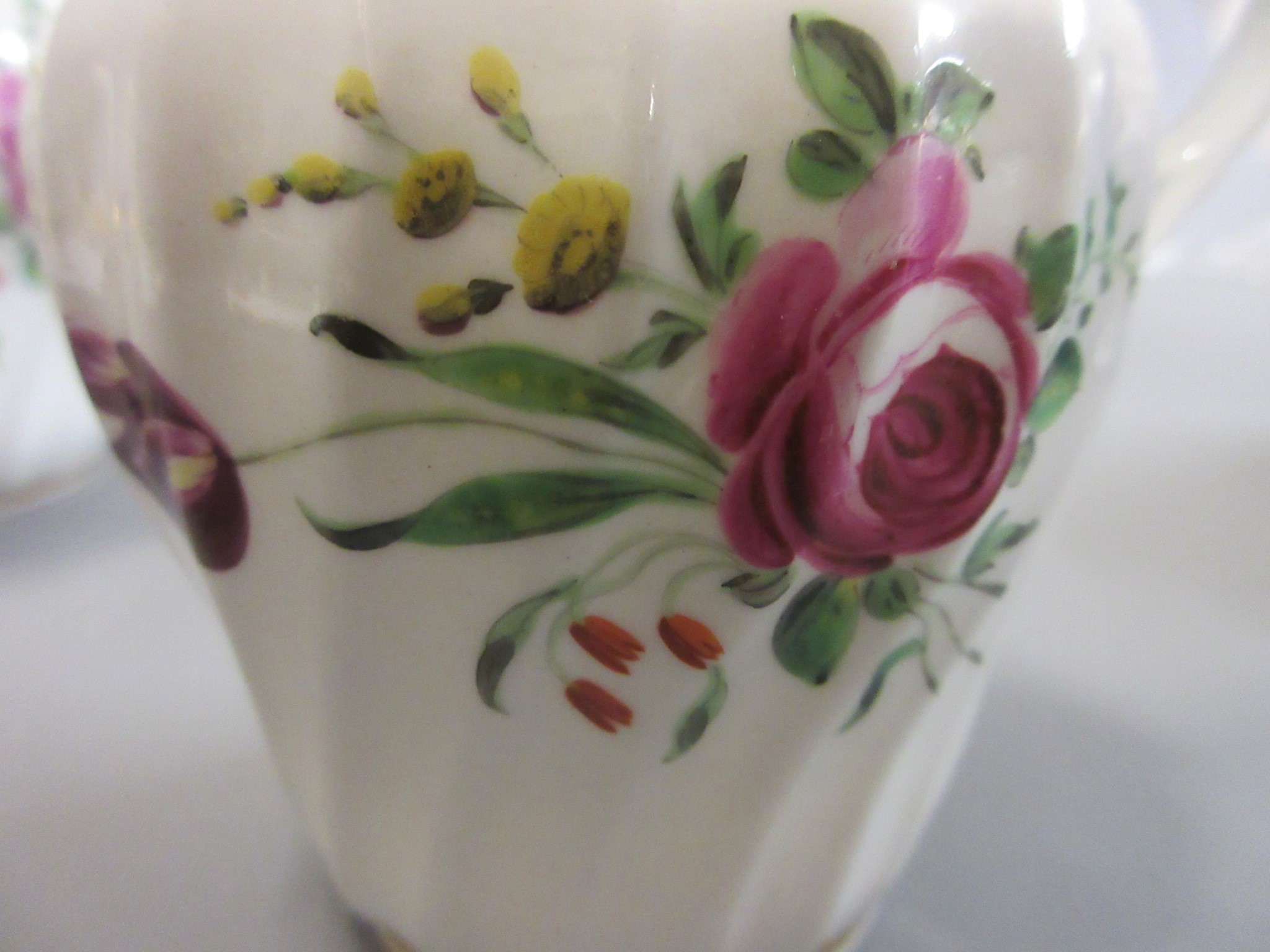 A WORCESTER PORCELAIN TEA AND COFFEE SERVICE Image