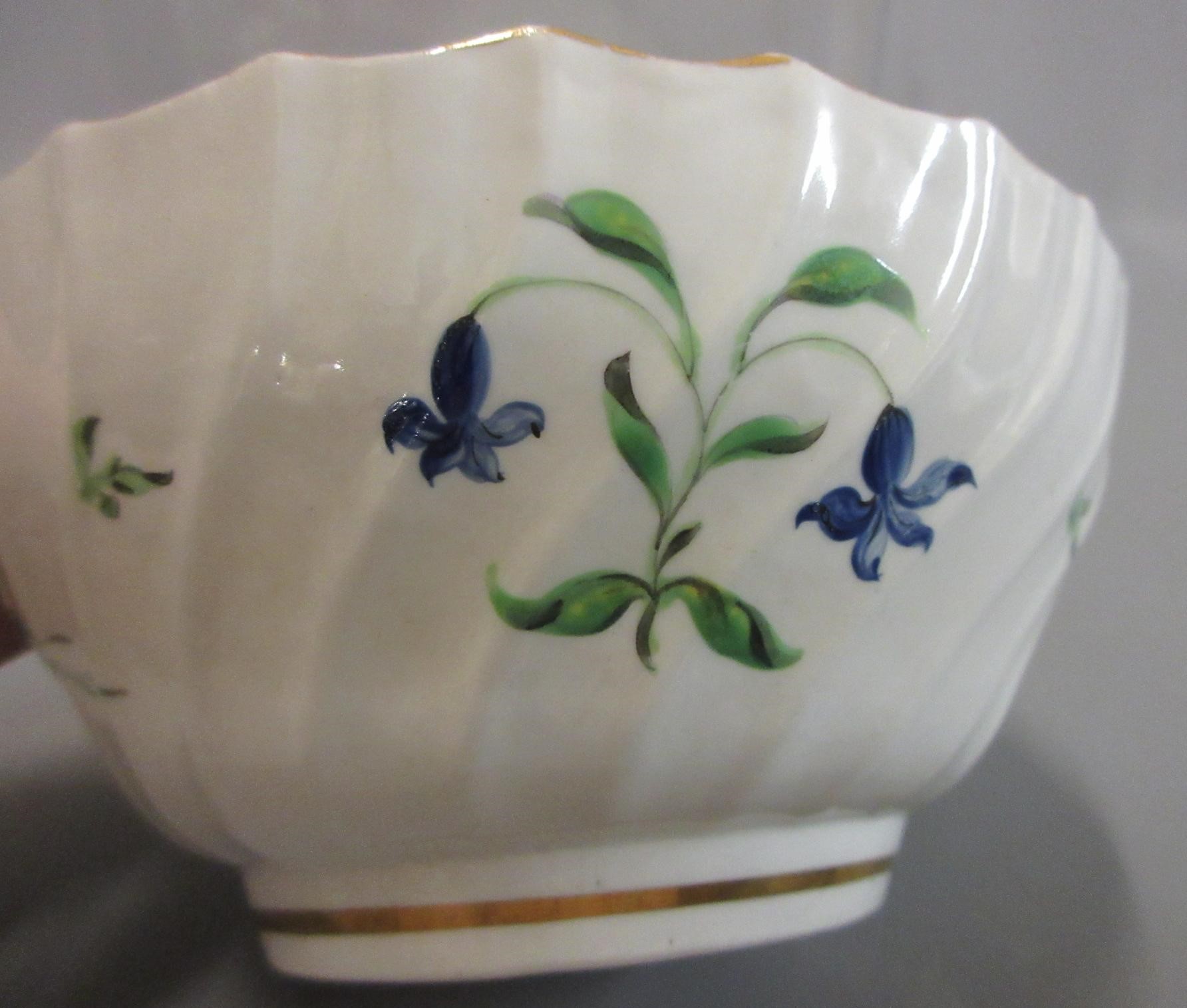 A WORCESTER PORCELAIN TEA AND COFFEE SERVICE Image