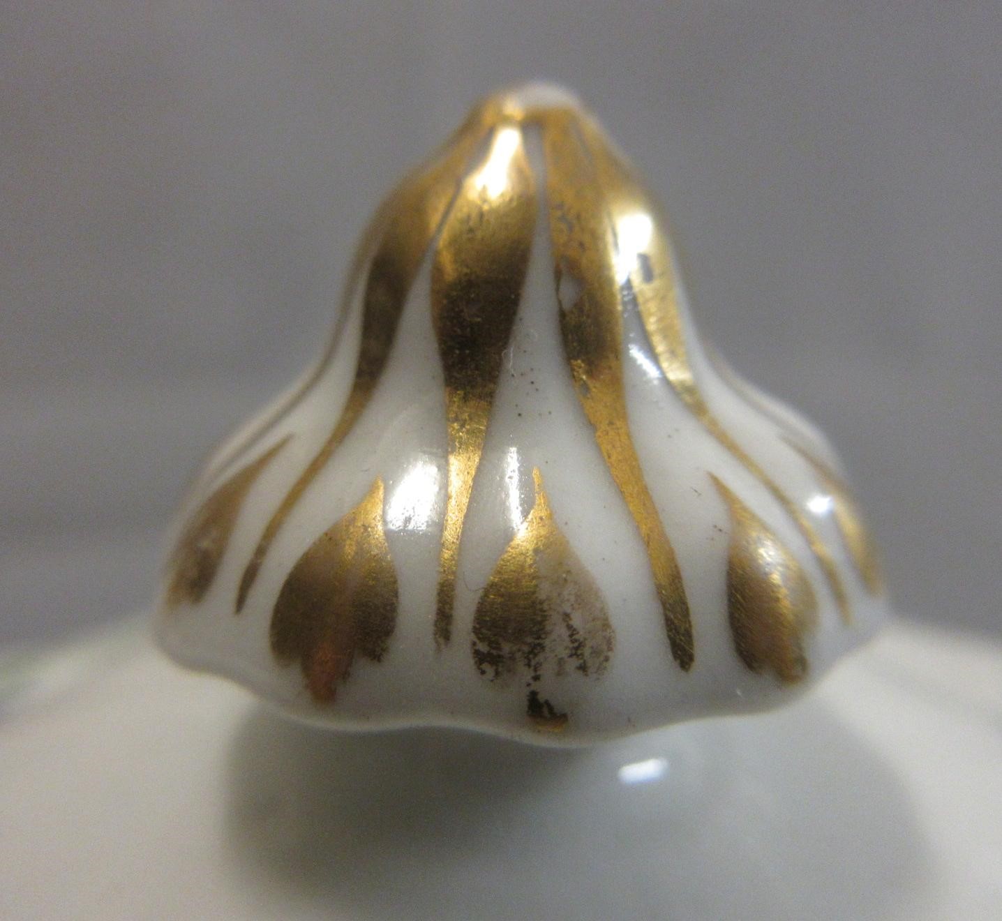 A WORCESTER PORCELAIN TEA AND COFFEE SERVICE Image