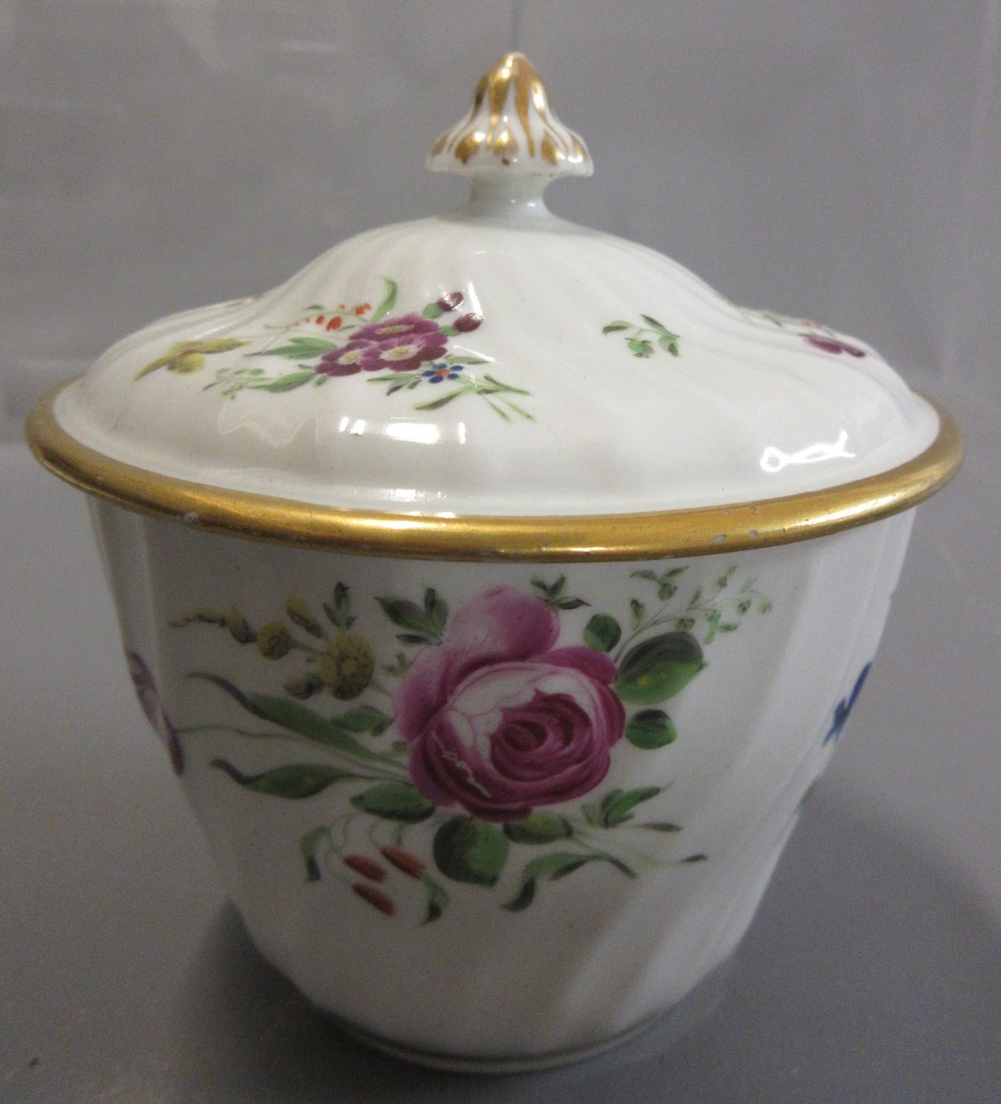 A WORCESTER PORCELAIN TEA AND COFFEE SERVICE Image