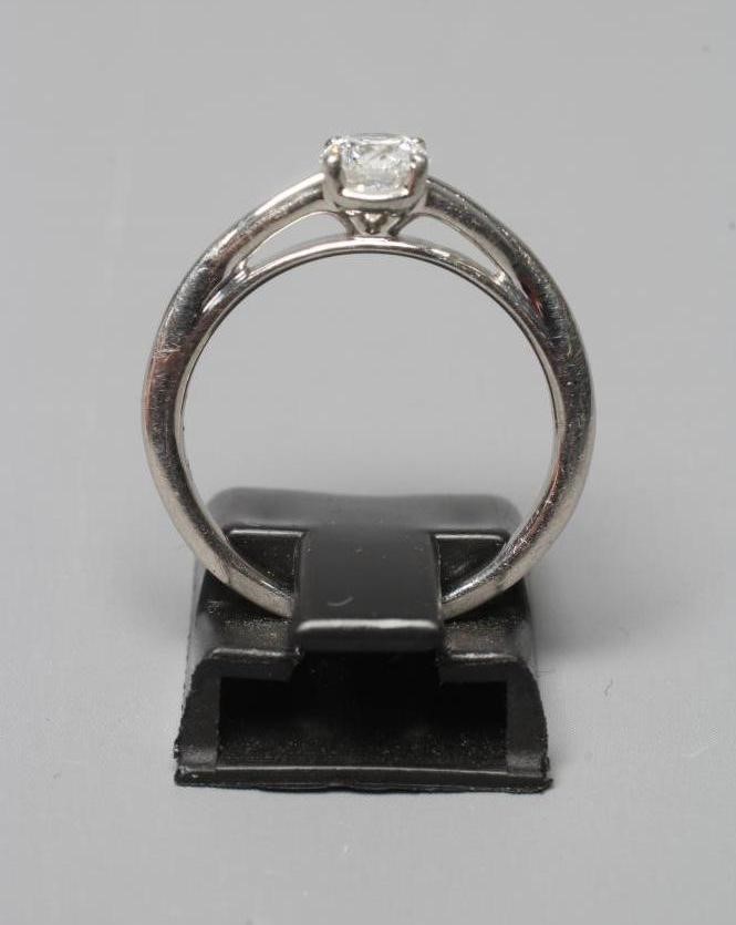 A SOLITAIRE DIAMOND RING Image