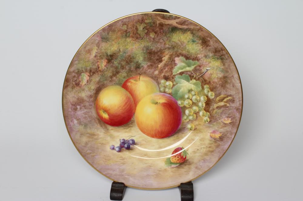A ROYAL WORCESTER CHINA CABINET PLATE Image