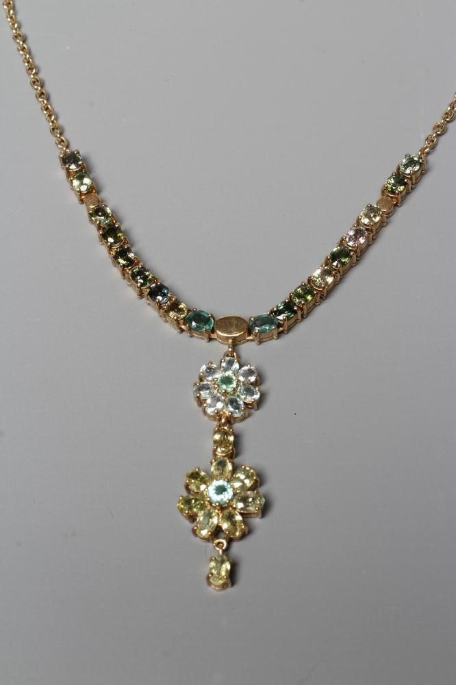 A TOURMALINE FLOWERHEAD NECKLACE Image