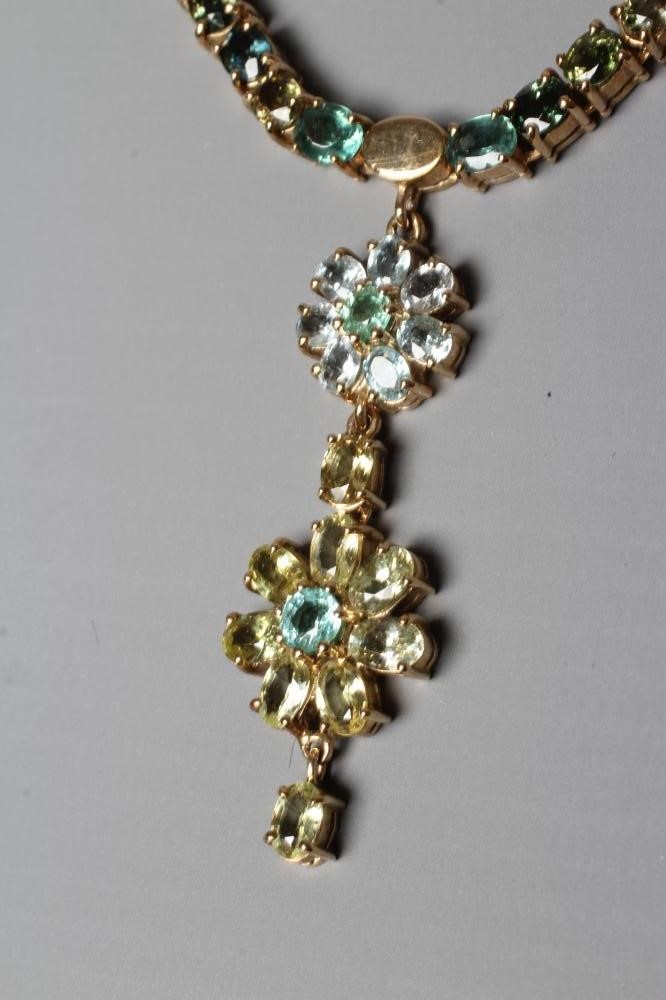 A TOURMALINE FLOWERHEAD NECKLACE Image