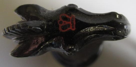 A CLUB SIZE STAUNTON PATTERN CHESS SET, King's rooks and knights with red stamped crown, weighted, Image