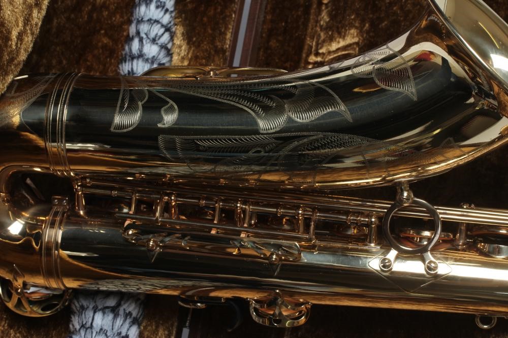 AN HENRI SELMER SUPER ACTION 80 TENOR SAXOPHONE, serial number N330800, with Selmer Jazz mouthpiece Image