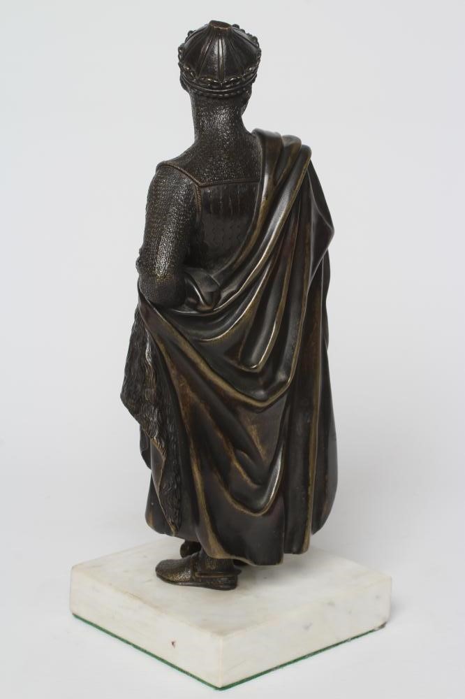 BRITISH SCHOOL (20th century) Bronze of a Medieval King wearing chainmail and holding a sword, Image