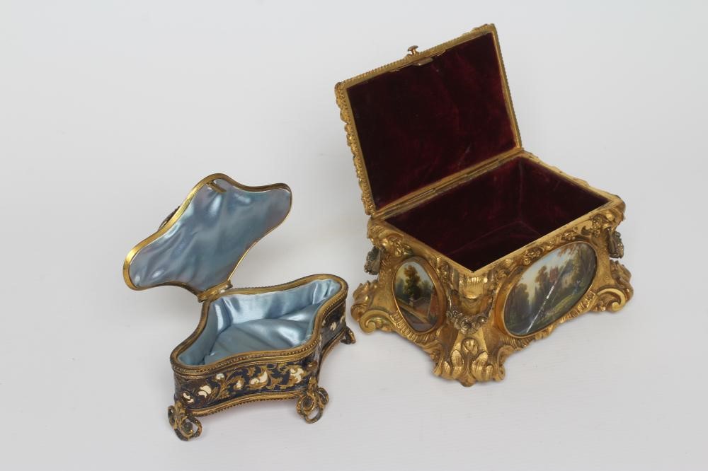 A GILT METAL ROCOCO REVIVAL JEWELLERY CASKET Image
