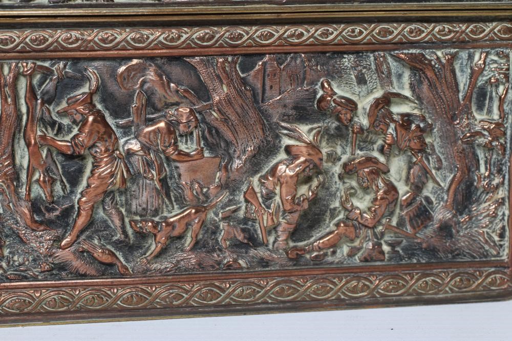 A FRENCH GILDED ORMOLU COPPER OVAL JEWELLERY CASKET Image