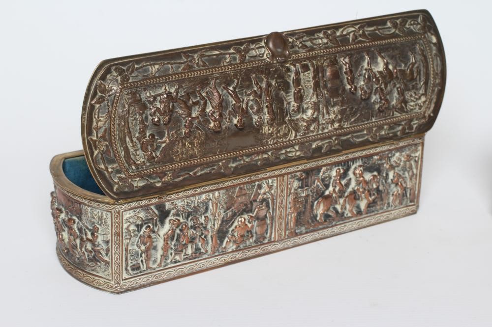 A FRENCH GILDED ORMOLU COPPER OVAL JEWELLERY CASKET Image