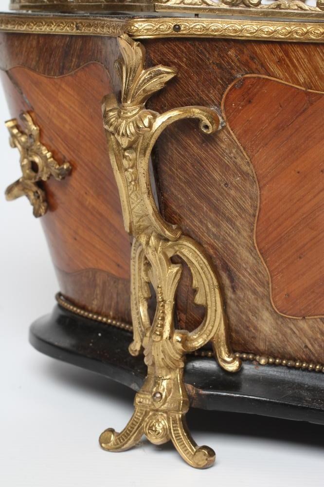 A LOUIS XV STYLE KINGWOOD JARDINIERE Image