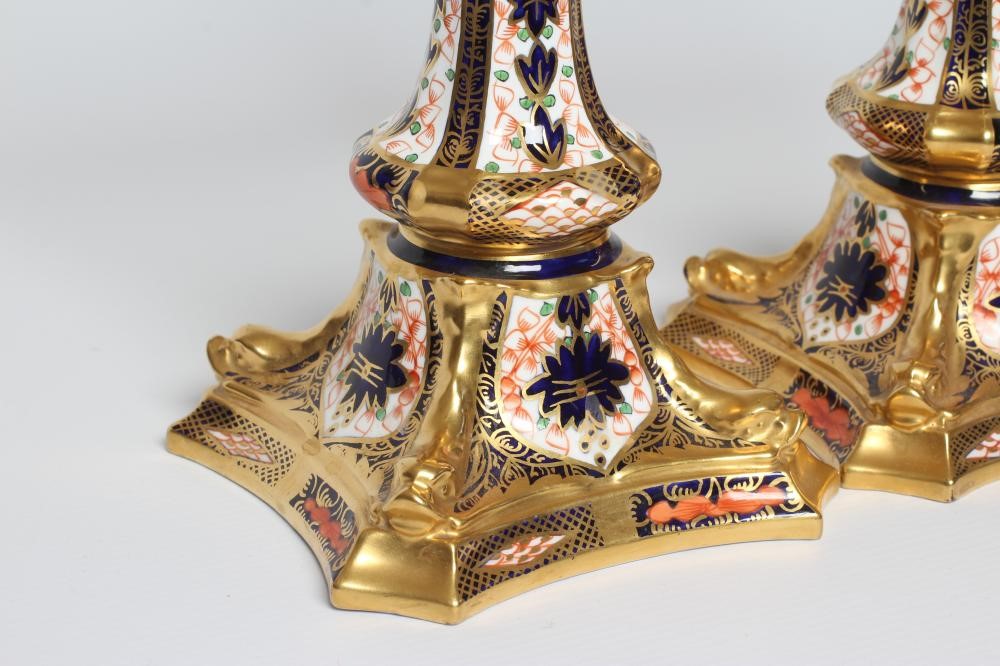 A PAIR OF ROYAL CROWN DERBY CHINA DOLPHN IMARI PATTERN ELECTRIC LAMP BASES Image